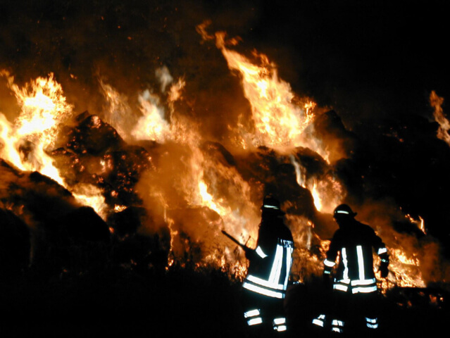 Strohballenbrand bei Essenrode 2005