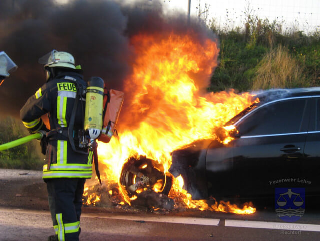 PKW-Brand auf A39, 2010